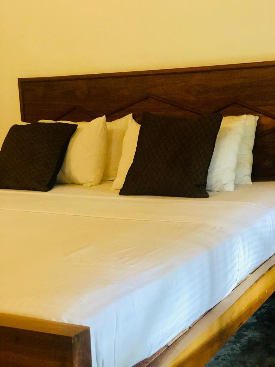 Landa Holiday House Belihuloya Esterno foto